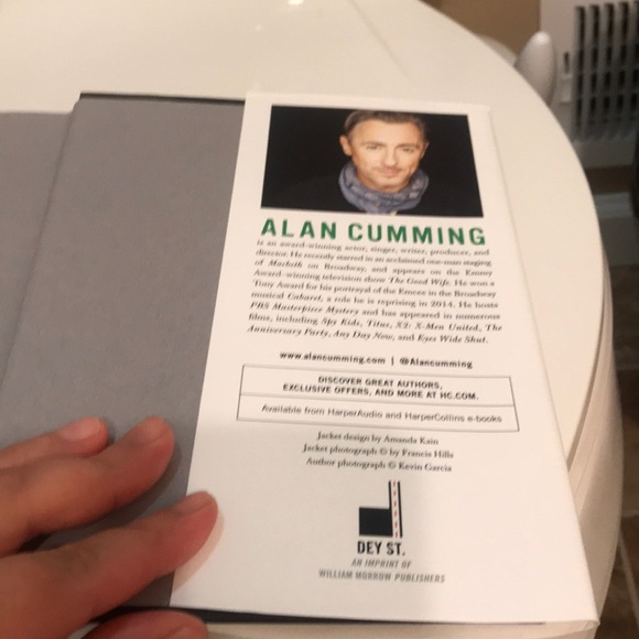 ⚡️FP⚡️Alan Cumming “Not My Father’s Son” book - Picture 9 of 9